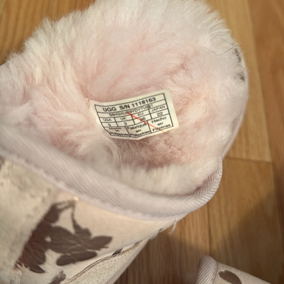 ugg mini - Picture 6 of 6